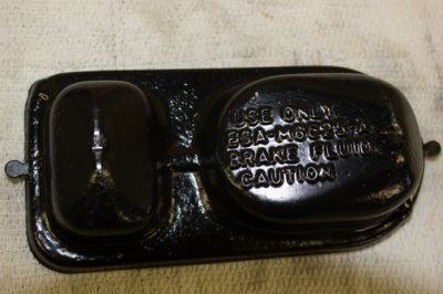 master cylinder cover 005.jpg